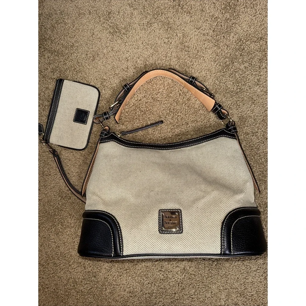 Dooney & Bourke Black Ivory Purse Hobo Shoulder Bag Purse‎ w/ Wristlet